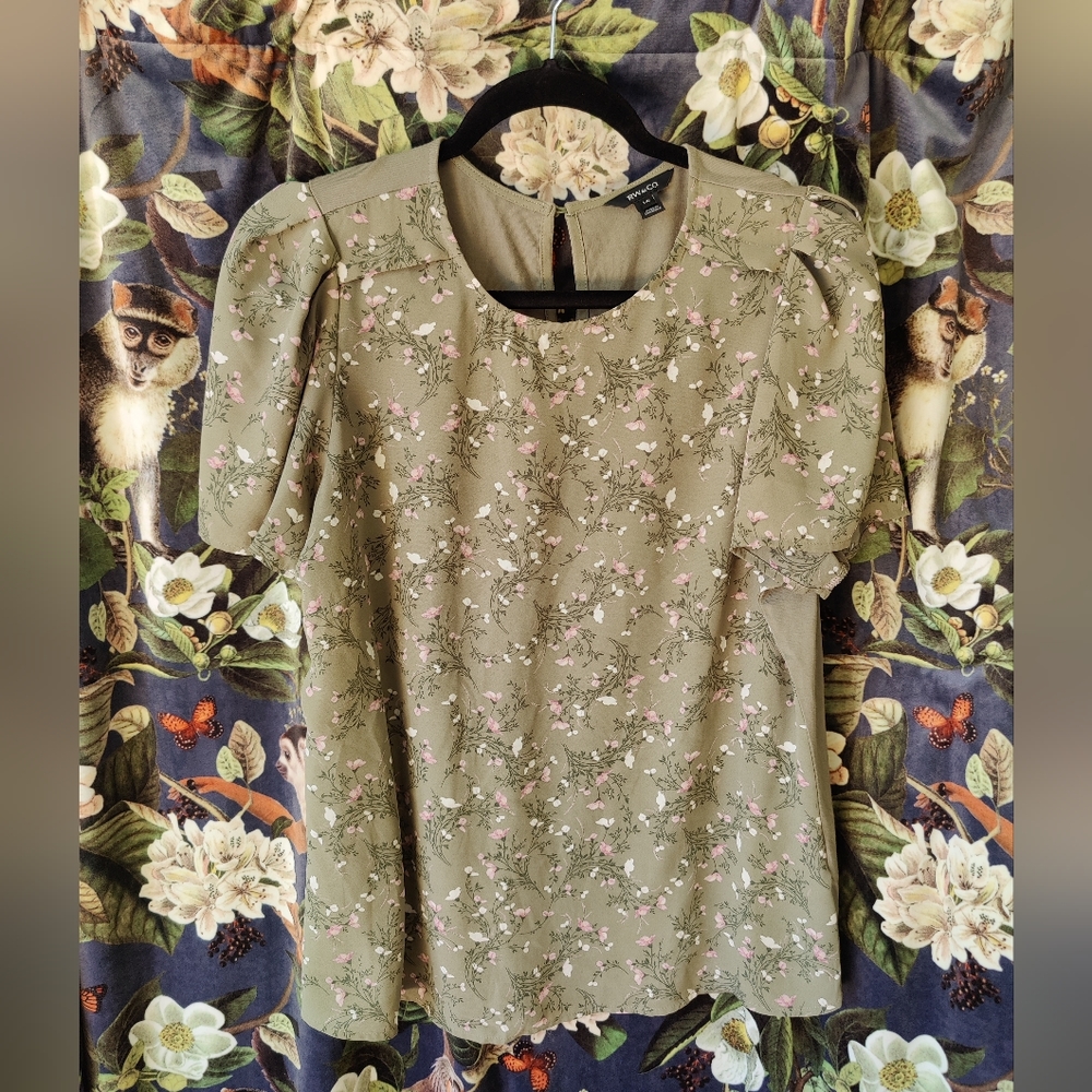 Green floral floaty sleeve top LG
